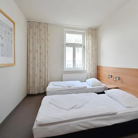 Ferienwohnung-5-in-sellin-auf-ruegen-villa-celia-6-pers-wlan-und-sauna-200-m-vom-strand-entfernt