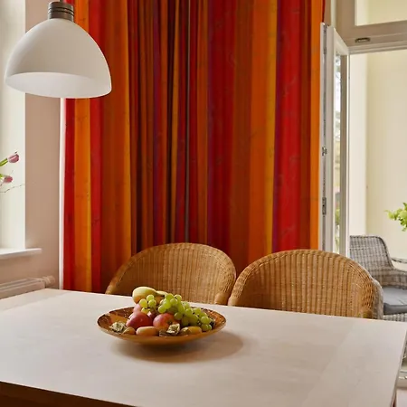 Lejlighed Ferienwohnung-5-in-sellin-auf-ruegen-villa-celia-6-pers-wlan-und-sauna-200-m-vom-strand-entfernt Sellin (Rugen)